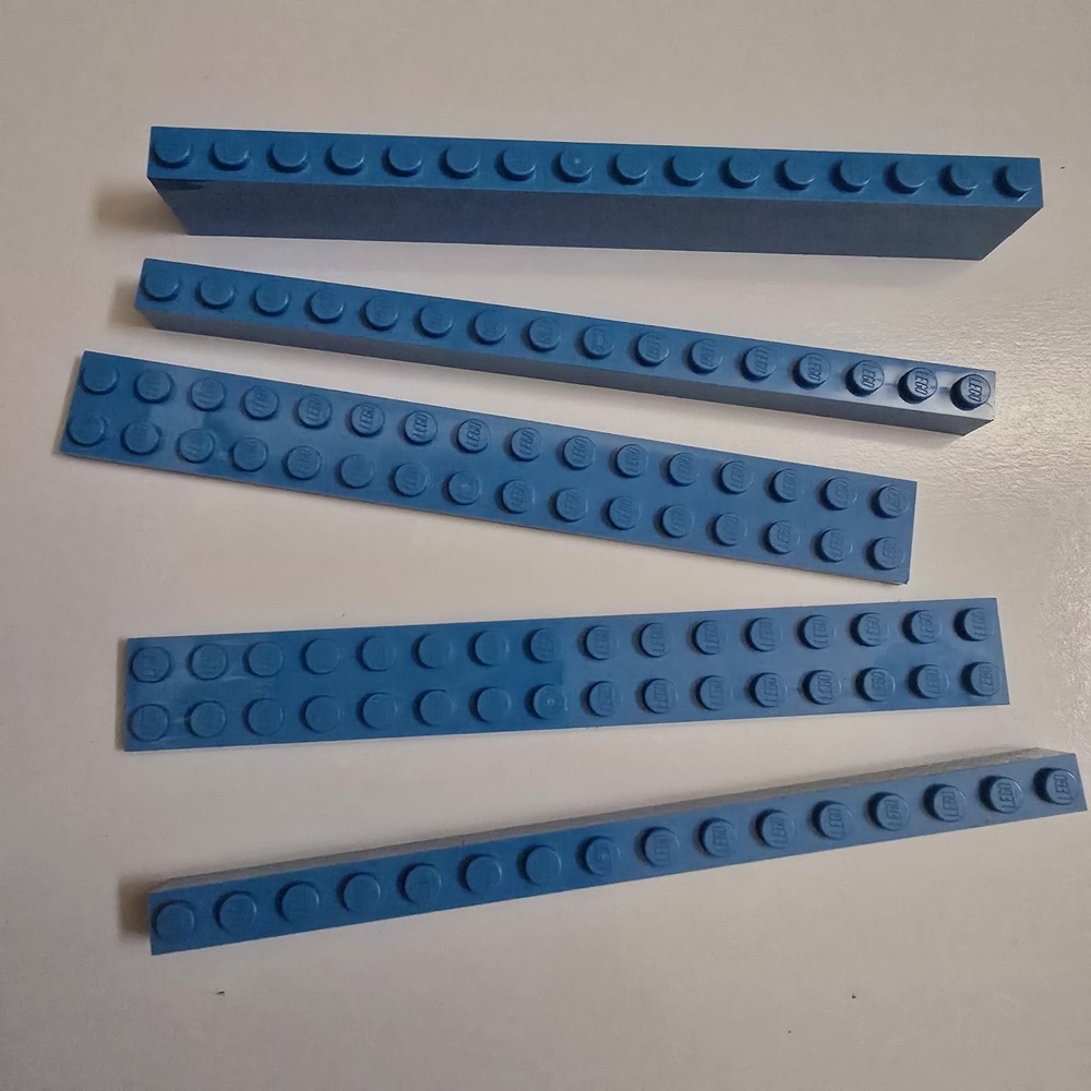 LEGO 11009 Classic Bricks & Lights‎ RETIRED Not Sure If Complete Damaged Box - Picture 12 of 13